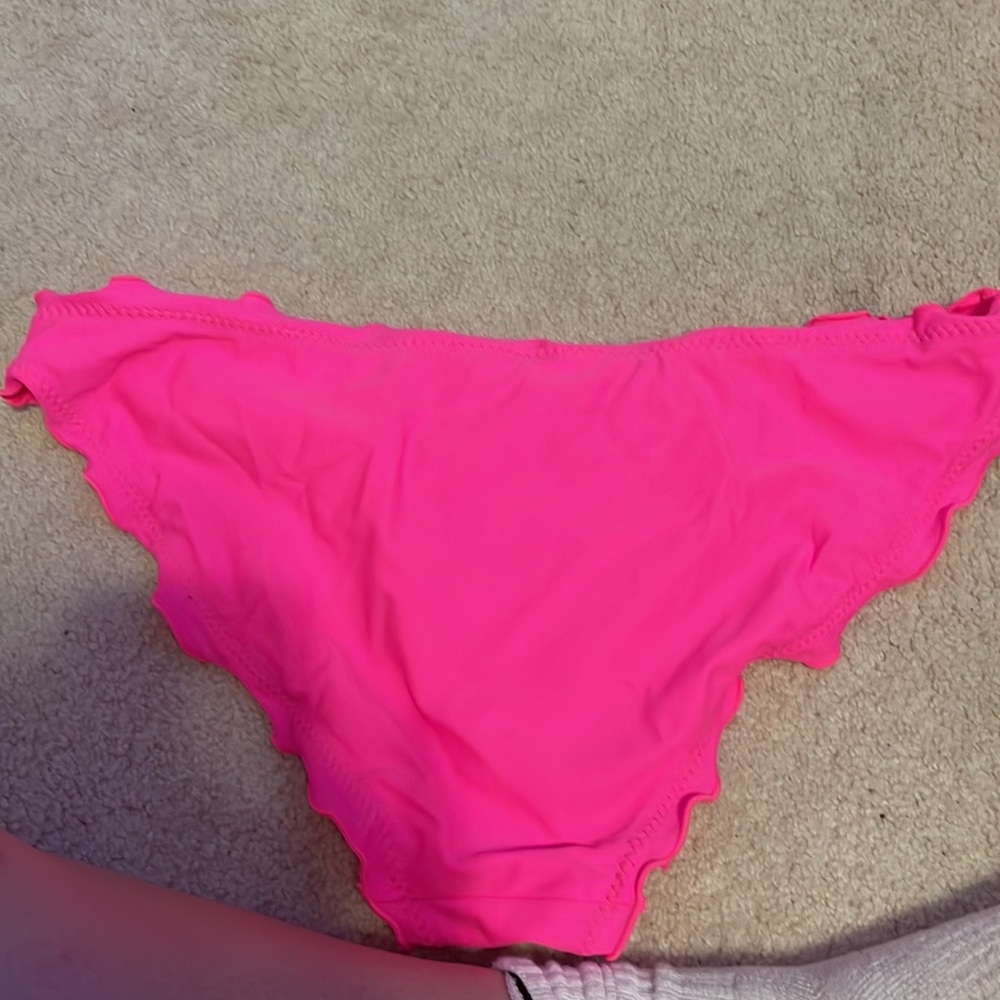 too small - Picture 2 of 3